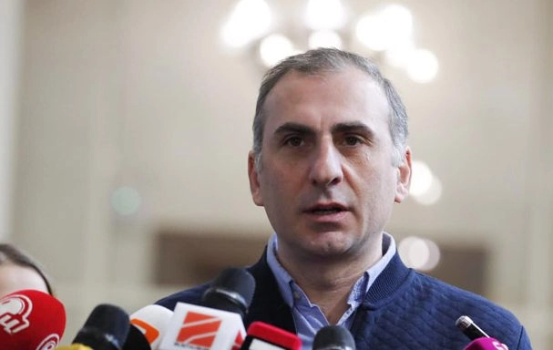  ქართული პოლიტიკური ზიზღის პინგპონგის ფონზე ერთადერთი სახელმწიფოებრივად მოაზროვნეა ჯერჯერობით - ალეკო ელისაშვილი პრეზიდენტზე