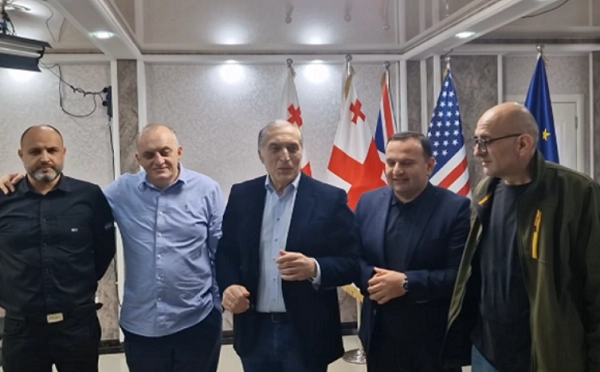 პროკურატურამ პაატა ბურჭულაძეს, მურთაზ ზოდელავას, ირაკლი ნადირაძეს, პაატა მანჯგალაძესა და ლაშა ბერიძეს ბრალდება ოფიციალურად წარუდგინა