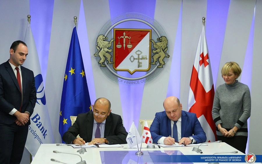 ბრუნო ბალვანერა და ნოდარ ხადური ერთობლივ ბრიფინგს გამართავენ