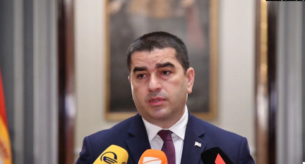 სააკაშვილს ჩადენილი აქვს დანაშაულები საქართველოს ტერიტორიაზე, როგორც ვიცი, ის არ არის უკრაინის ერთადერთი მოქალაქე, რომელიც საქართველოში იხდის სასჯელს - პაპუაშვილი