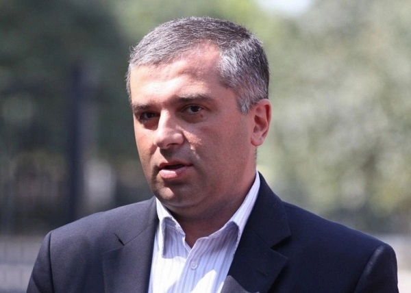 ერთადერთი გამოსავალი არის ამ გუნდის მშვიდობიანი გზით შეცვლა - დავით ბაქრაძე