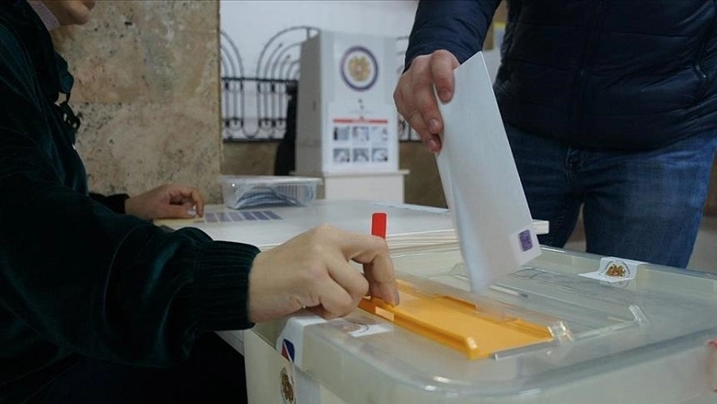 სომხეთში ვადამდელი საპარლამენტო არჩევნები მიმდინარეობს