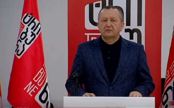 ერთეულ შემთხვევებზე გაჰკიოდნენ ეკლესიებში არ წახვიდეთ, ქვეყანა კუბოებით აივსებაო, ახლა კი იდგა მთელი მთავრობა სვეტიცხოველში გამოჭიმული - დავით ჭიჭინაძე