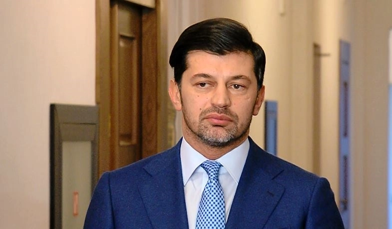  კახა კალაძე საკრებულოს სხდომაზე მივიდა