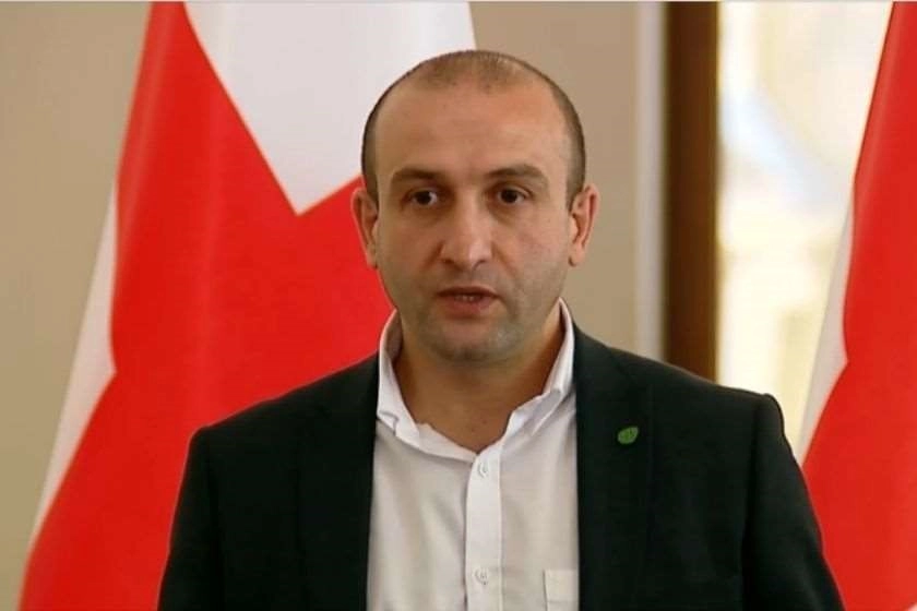 პრეზიდენტი ცდილობს პოზიციონირდეს როგორც პროევროპელი, ხოლო ბატონი ღარიბაშვილი ცდილობს პოზიციონირდეს როგორც ევროპასთან მებრძოლი - იაგო ხვიჩია