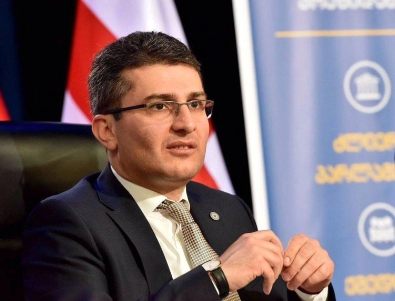  პრეზიდენტი ენერგიას არ იშურებს, რომ კონსტიტუციას და პარლამენტს მწვავე დარტყმები მიაყენოს - მამუკა მდინარაძე