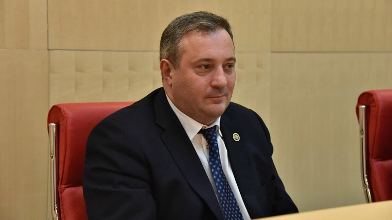 სააკაშვილი, დამოურჩილებლობისკენ და რევოლუციისკენ მოწოდებებით, მხოლოდ მატროსოვის ციხეში მოხვდება - აკაკი ზოიძე