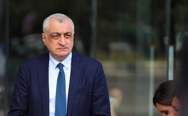 მთავარია თავად იყოს კარგად, ქვეყანა, ხალხი და მისი მომავალი შეუძლია გაწიროს - მამუკა ხაზარაძე ივანიშვილზე