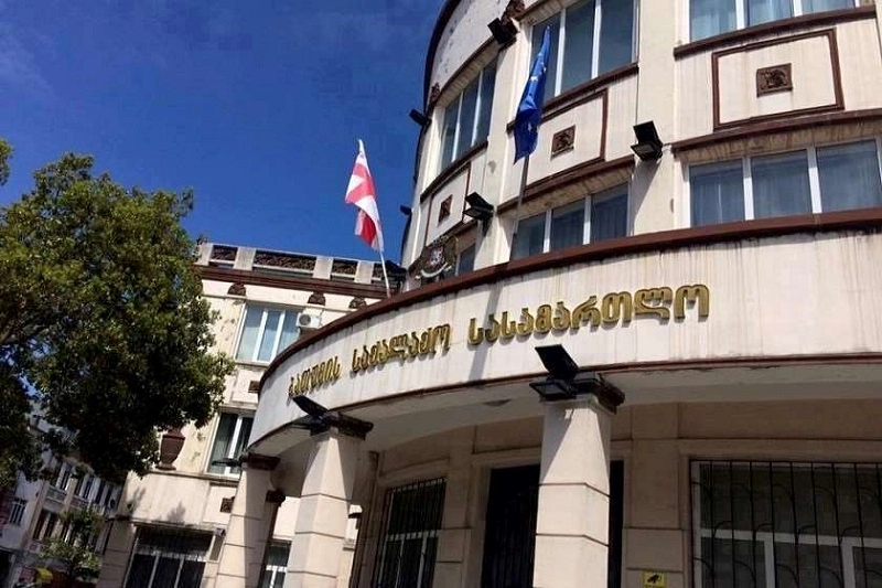 ბათუმის ყოფილი მერი გიორგი ერმაკოვი მოსამართლემ პატიმრობაში დატოვა