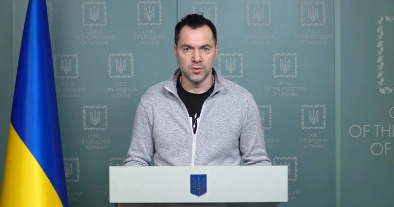 პუტინის ბრძანება „აზოვსტალის“  შტურმის გაუქმების შესახებ, ნიშნავს იმას, რომ რუსეთის ძალებს ფიზიკურად არ შეუძლიათ მისი აღება - არესტოვიჩი