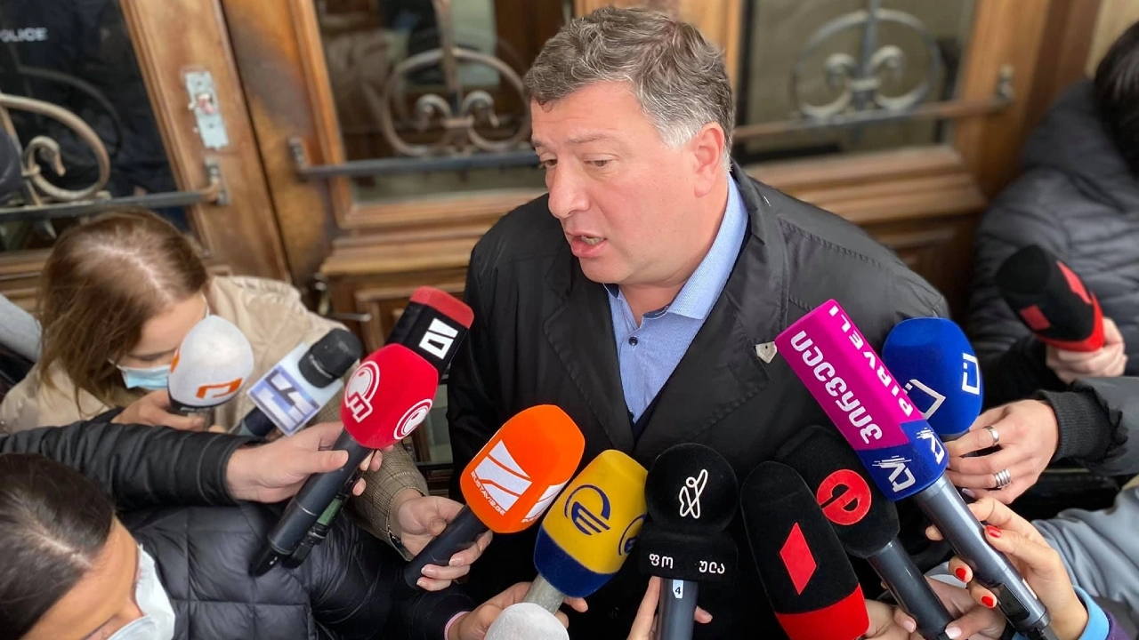 ვხედავთ ურთულეს საერთაშორისო გამოწვევებს და ვერ ვხედავთ საქართველოს იმ მაგიდაზე, სადაც მისი ბედი წყდება - გიგი უგულავა