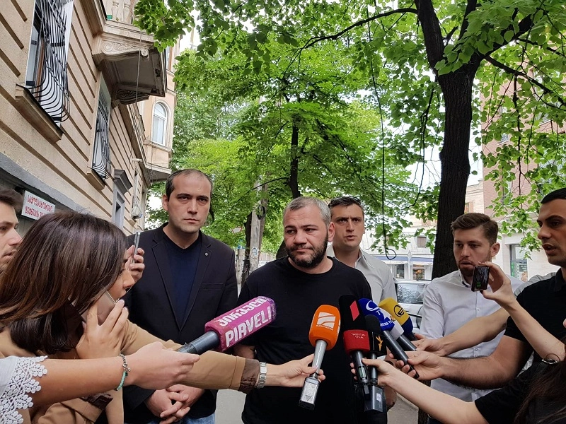 ვის უნდა შევხვდე? სად იყვნენ აქამდე? შვილი დამიჩეხეს, სულში ჩააფურთხეს ჩემს შვილს - სარალიძე შოთაძესთან შეხვედრაზე უარს ამბობს