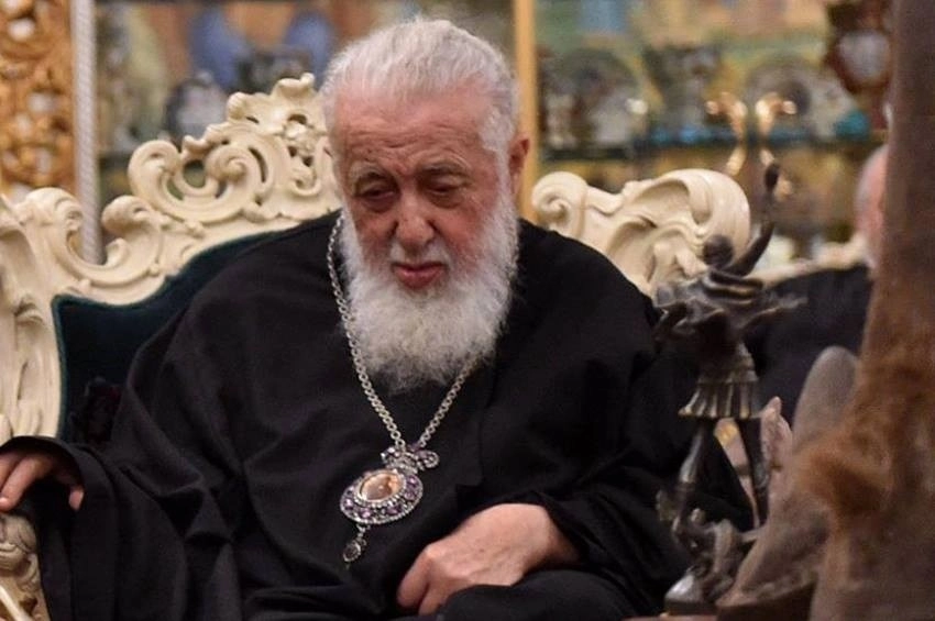 ილია მეორე ბახმუტთან დაღუპული ქართველი მებრძოლების ოჯახებს სამძიმარს უცხადებს