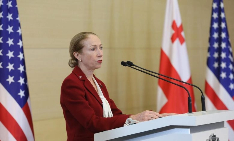 ყურადღებით ვაკვირდებით მიხეილ სააკაშვილის ირგვლივ მიმდინარე პროცესებს - კელი დეგნანი 