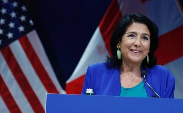 გმადლობ, რომ საქართველო კვლავ რჩება ჩვენი პარტნიორების დღის წესრიგში - სალომე ზურაბიშვილი აშშ-ის სახელმწიფო მდივანს