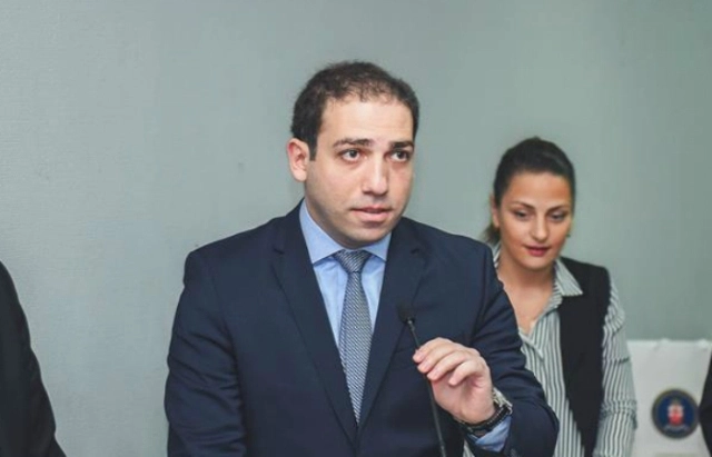 მე ვერ გეტყვით, როგორ დატოვა ქვეყანა - შოთაძე აზერბაიჯანელი ჟურნალისტის ქვეყნიდან გაყვანაზე