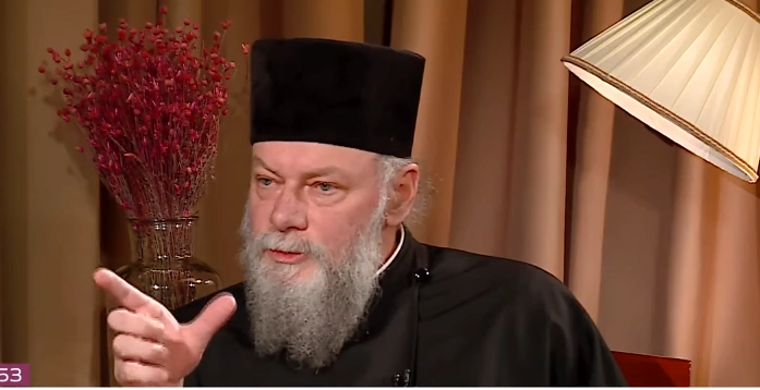 უნდა იცოდეთ, რომ გამარჯვების მომნიჭებელი უფალი სიმართლეშია და არა საბჭოთა პატრიარქში. აი, რა გაშორებთ ნამდვილ ეროვნულ მოძრაობასთან - მეუფე პეტრე სააკაშვილს