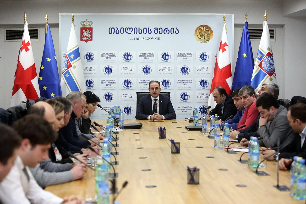 დავით ნარმანია: თბილისში ცალკეულ ნაწილებში დაირგვება ტანმაღალი ხეები 