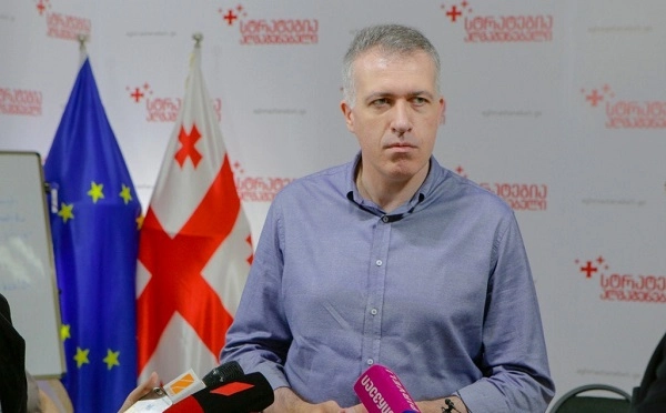ვმუშაობთ ახალი პოლიტიკური გაერთიანების შექმნაზე - სერგო ჩიხლაძე