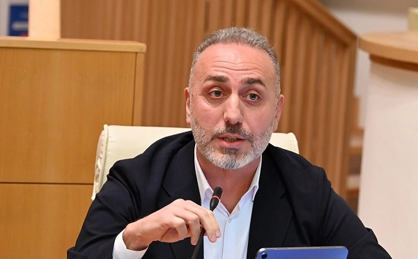 სხვას როგორ ეძახით „ნაცებს“, როცა „ნაცმოძრაობაში“ აღარ არის დარჩენილი იმდენი ყოფილი „ნაცი“, რამდენიც დღევანდელ „ოცნებაშია“, “ნაცებს” თქვენ კი არა, ჩვენ ვებრძვით, თქვენ„ნაცებს“ იყენებთ და როცა გჭირდებათ აცოცხლებთ - გიორგი შარაშიძე