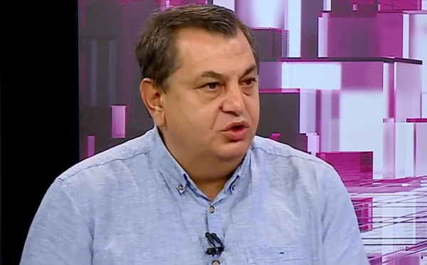 "ნა პაკლონ კ პუტინუ", ეს არის ნინო ბურჯანაძის მონაგარი მის „ოპოზიციურ“, რეალურად კი კრემლის სატელიტურ პოლიტიკაში - დავით ბერძენიშვილი