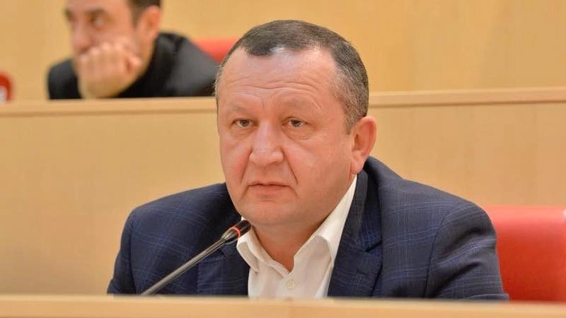 დავით ჭიჭინაძე საპარლამენტო უმრავლესობას ტოვებს 